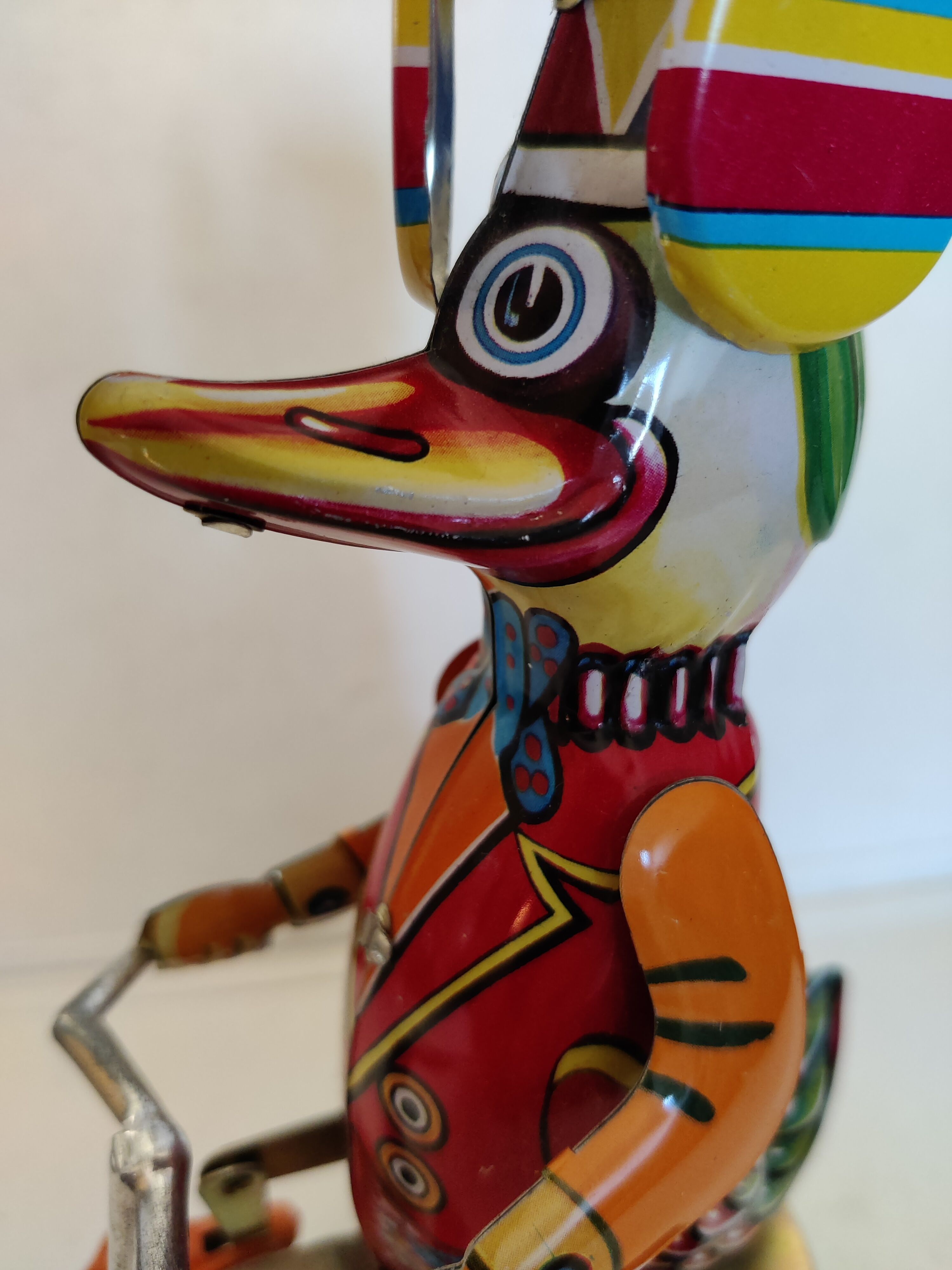 Duck mechanical toy with tinplate metal key