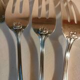 Lot 12 silver dessert forks