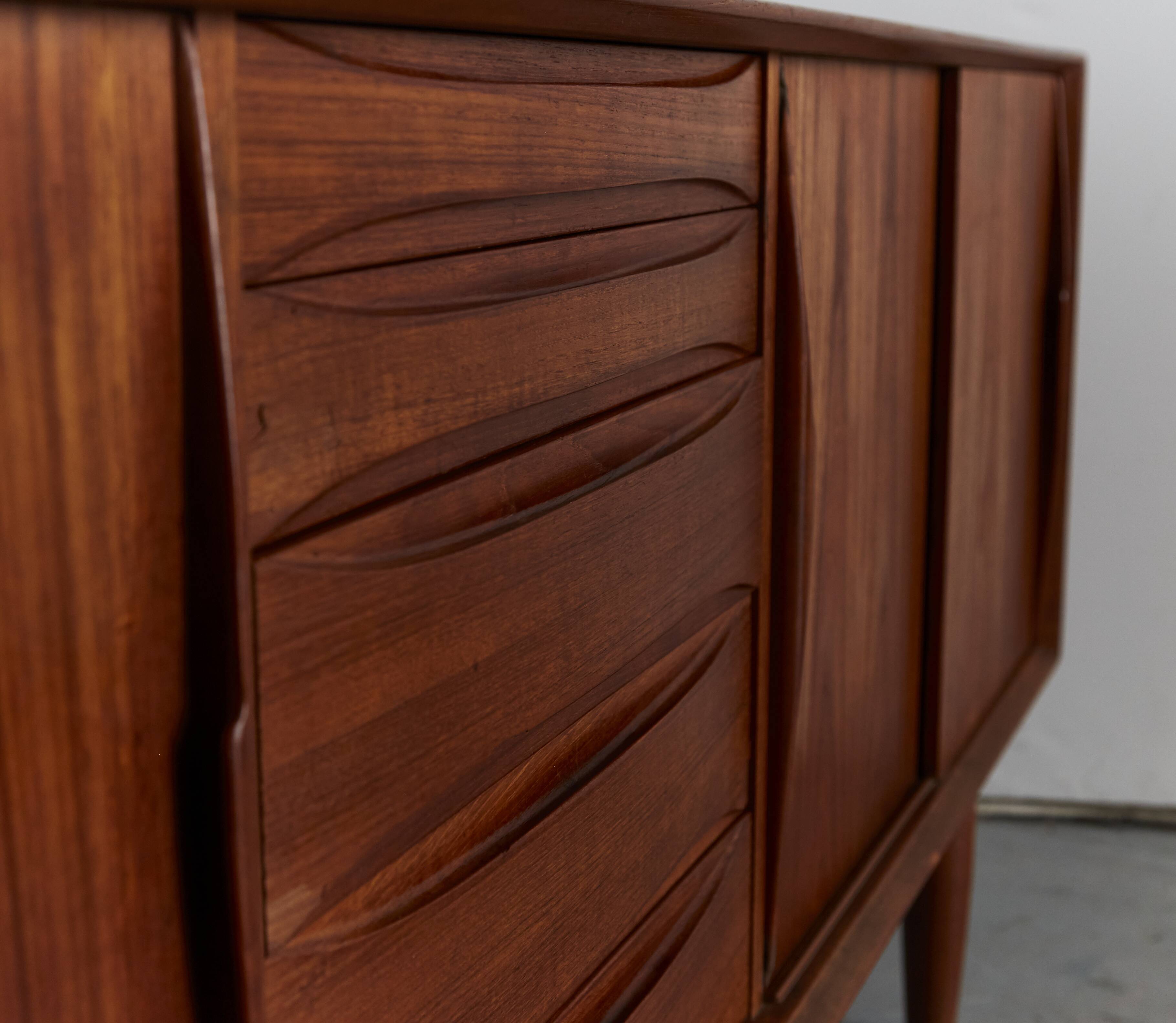 Arne Vodder Sideboard No.7738 for Skovby/Dyrlund
