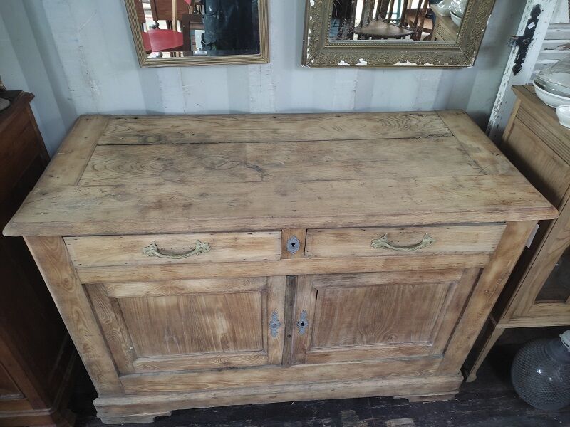 Solid wood sideboard furniture Aerogummed old