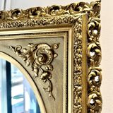 Medallion mirror