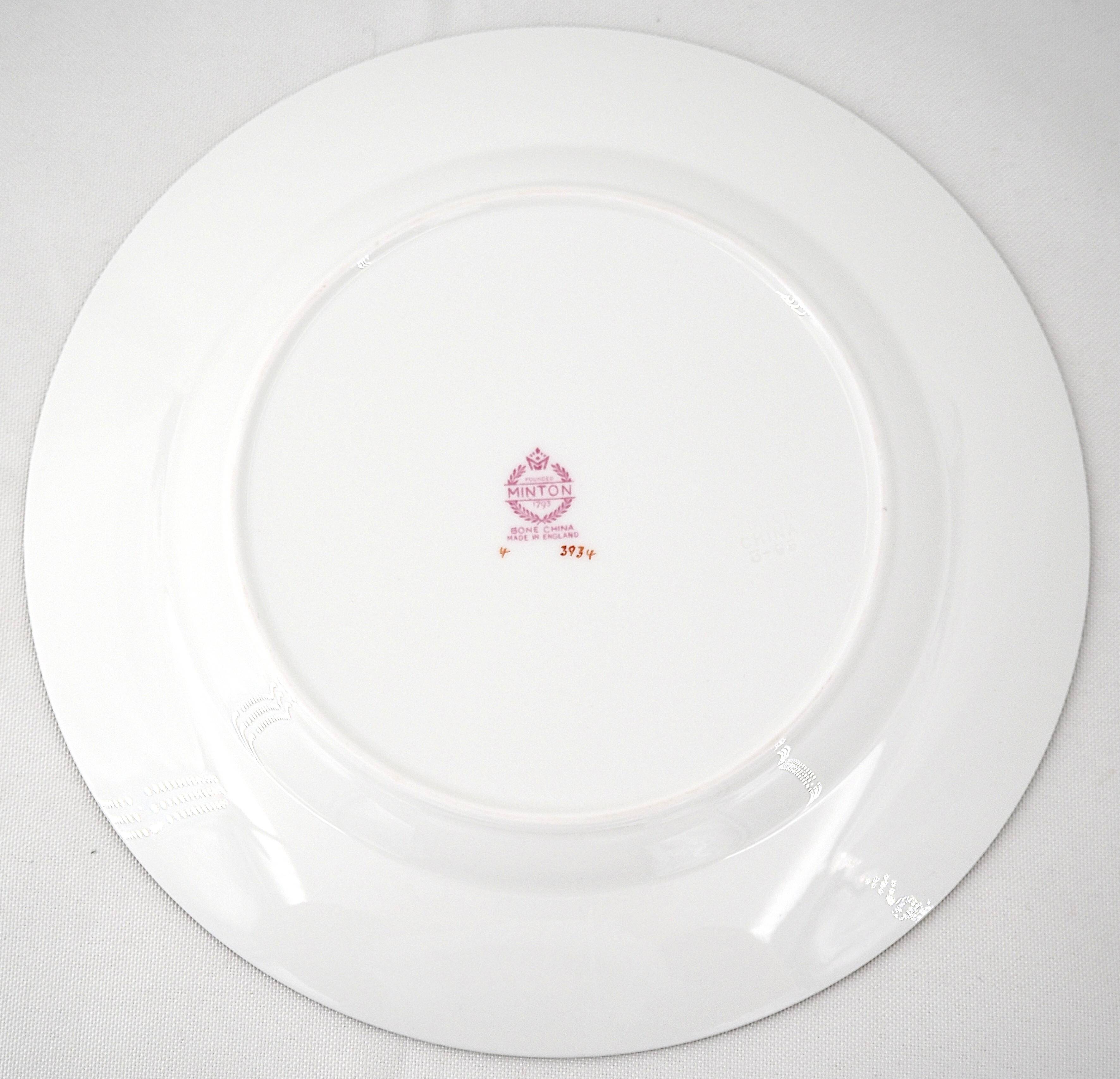 Minton Cuckoo, Coucou, 8 hand-painted porcelain dinner plates, 26 cm.
