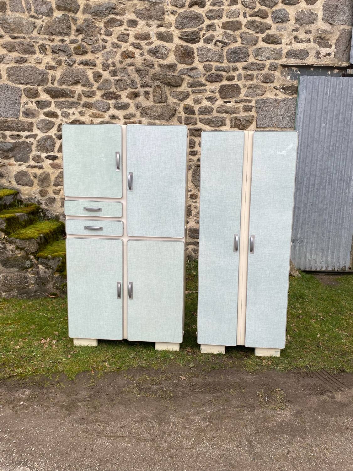 Vintage kitchen cabinet in blue Formica (sea green)