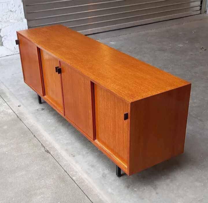 Florence Knoll sideboard in walnut 1960's