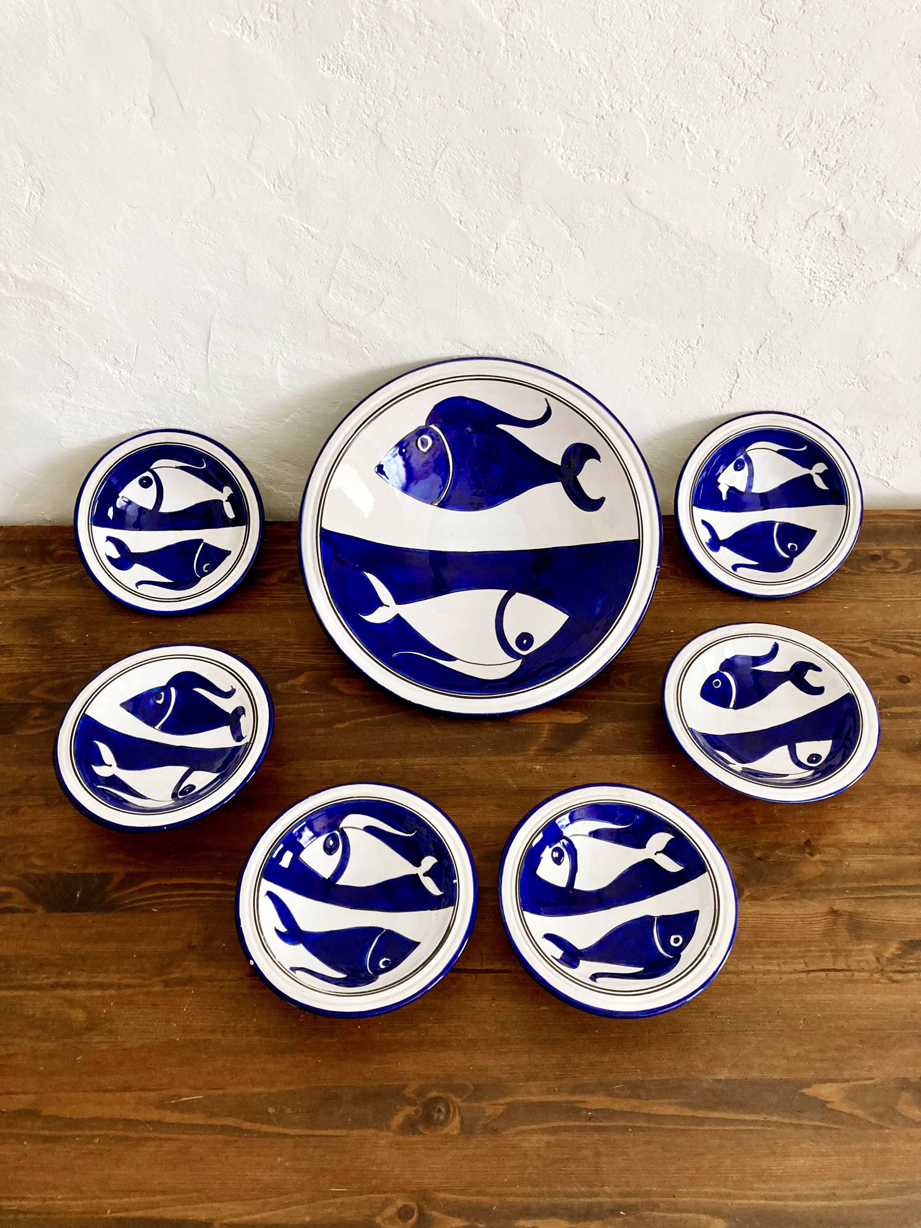 Mediterranean service, large dish and 6 soup plates