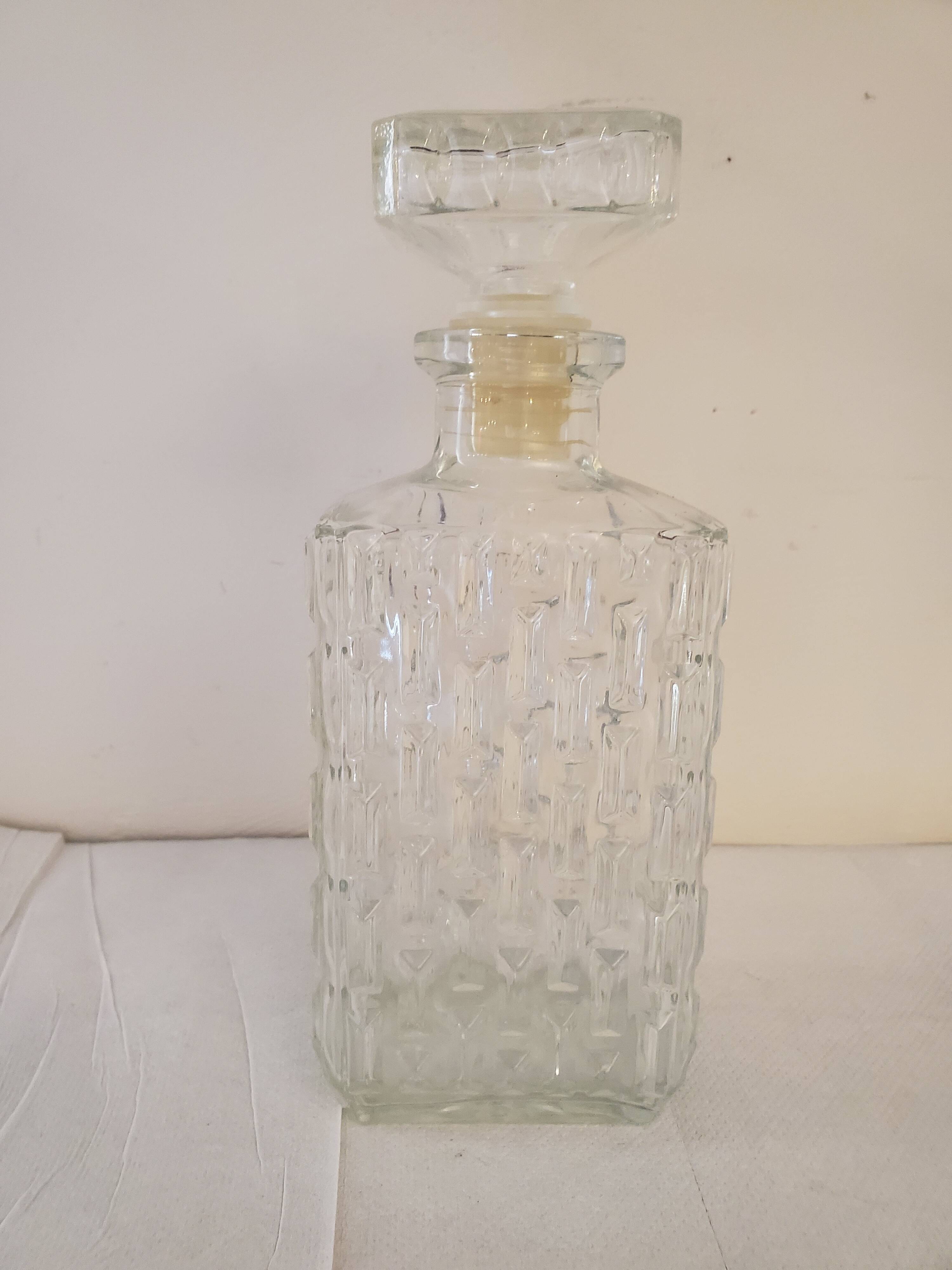 Carafe in chiseled glass 60