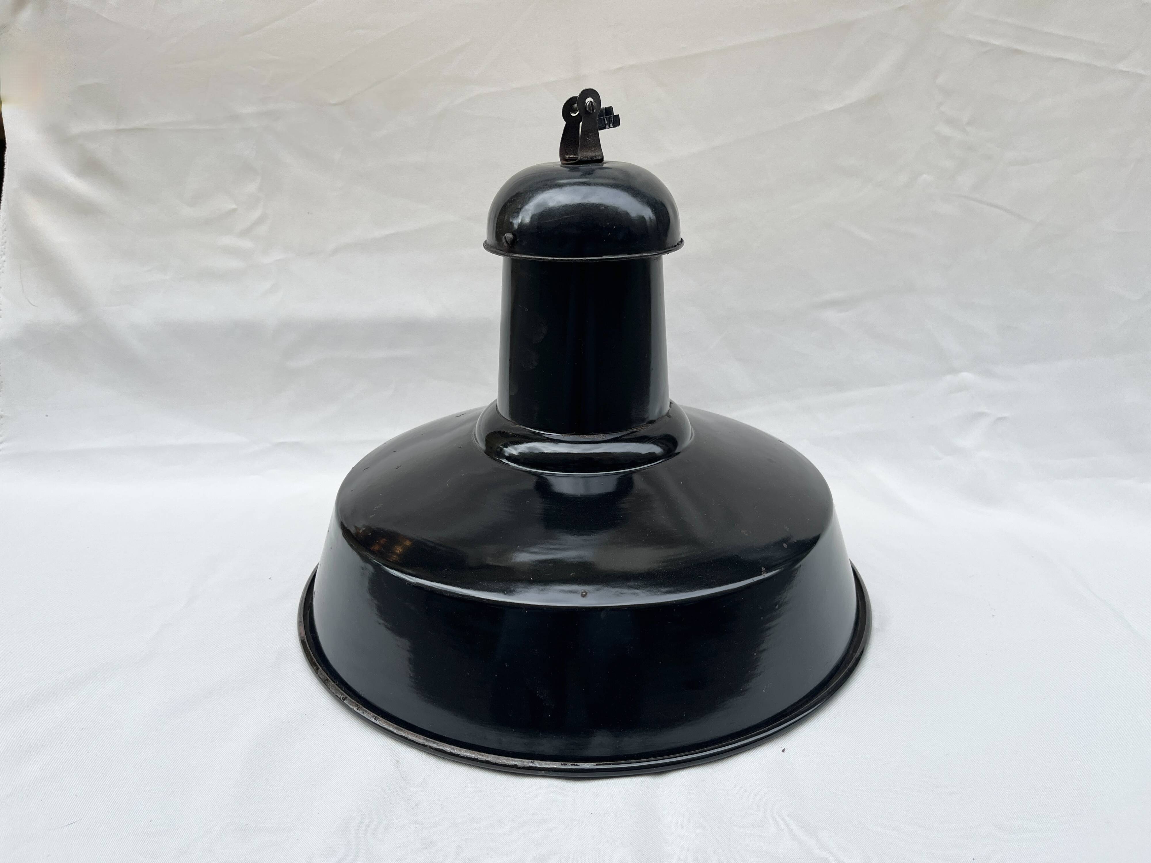 Industrial pendant light in black and white enamelled sheet metal factory bowl