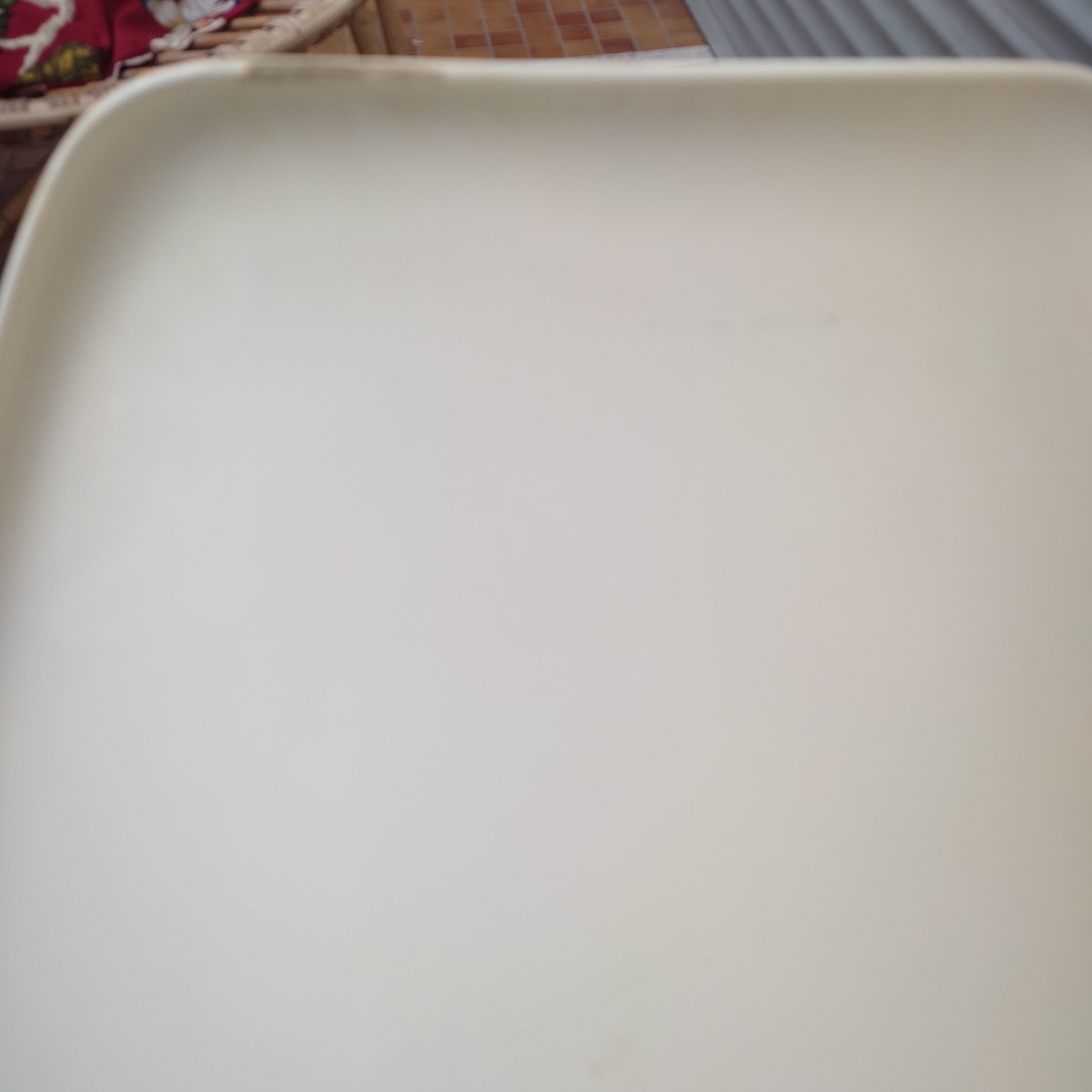 Vintage tulip chair by Eero Saarinen for Knoll