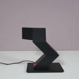 Lampe de bureau « Zig Zag » des années 1980, conçue par Shui L. D. Chan pour New Horizons, Hong Kong.