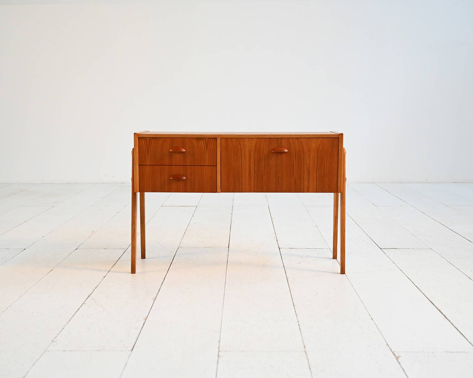 Cabinet de hall en teck scandinave, années 1960