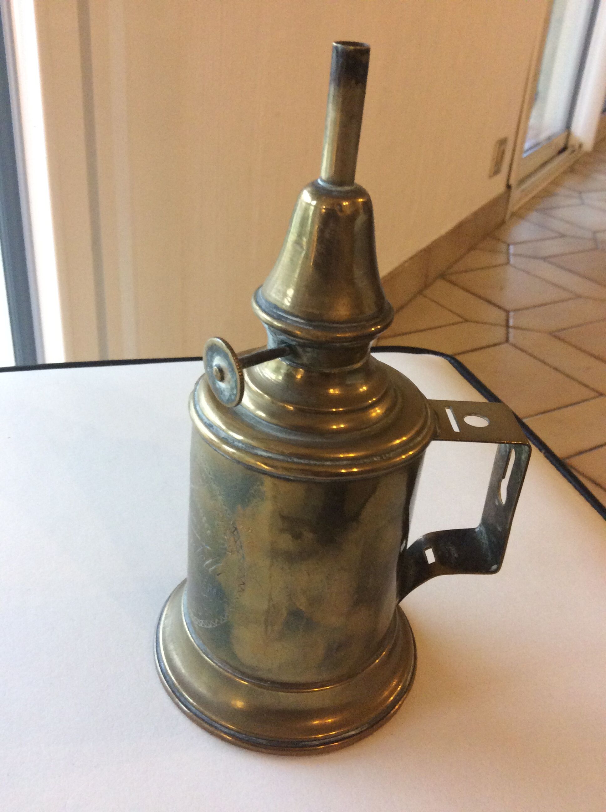 Lamp of surete l'hirondelle