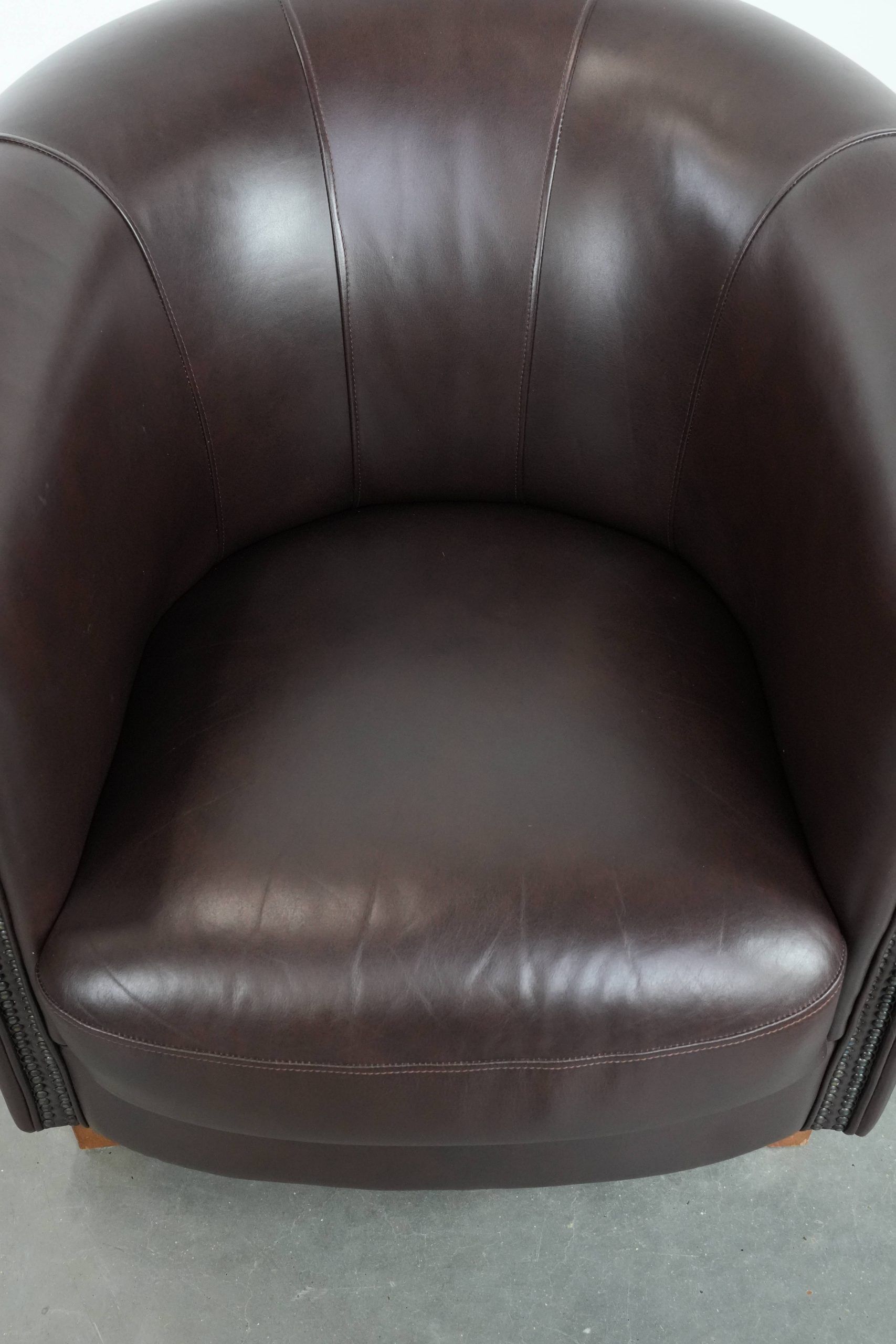 English style round leather club chair in very good condition
