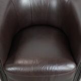 English style round leather club chair in very good condition