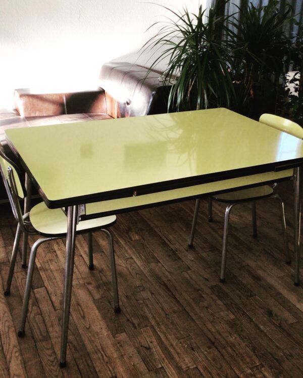 Formica set table and chairs