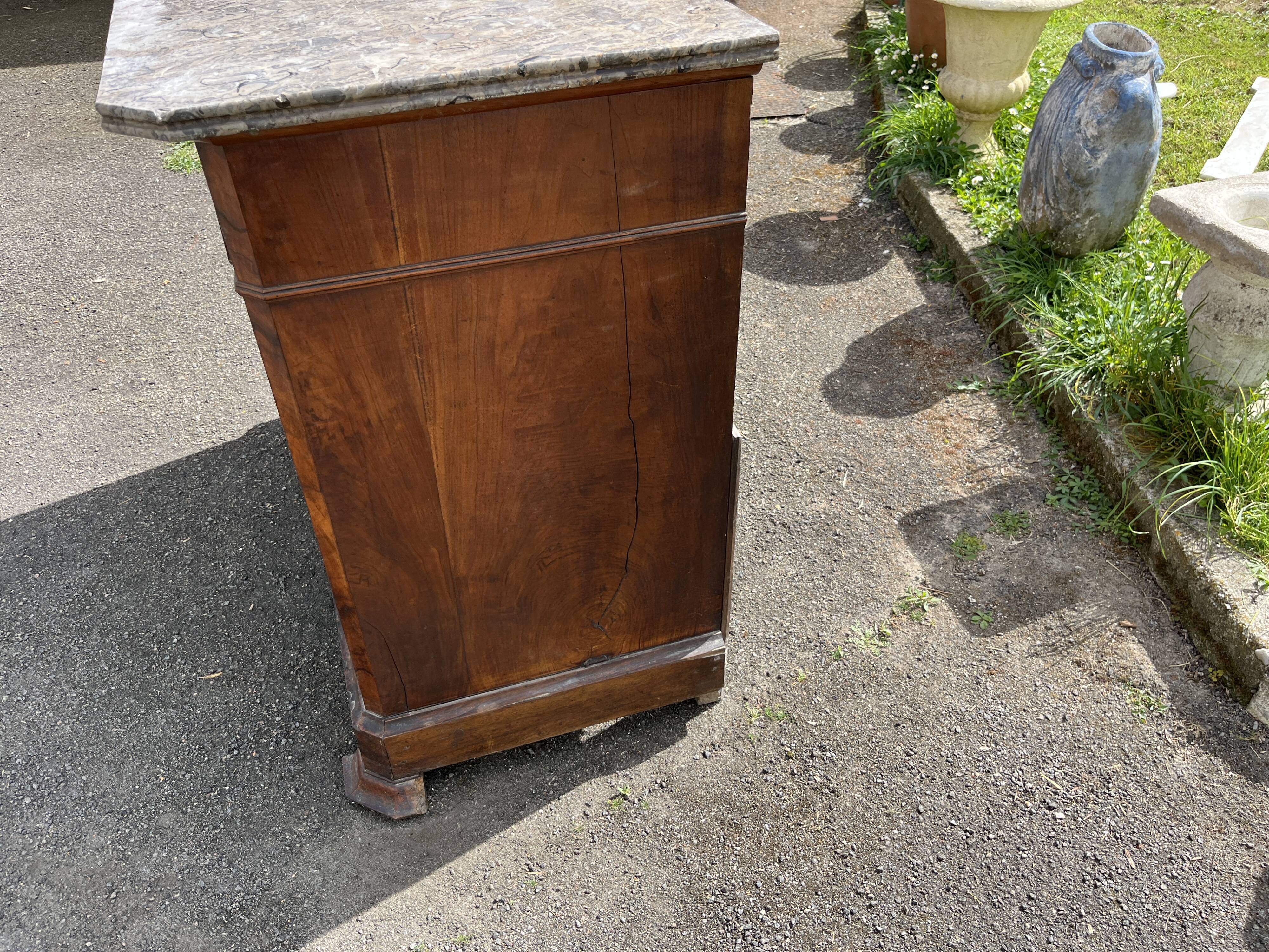 Beautiful chest of drawers from the Restoration / Louis-Philippe period, 19th century