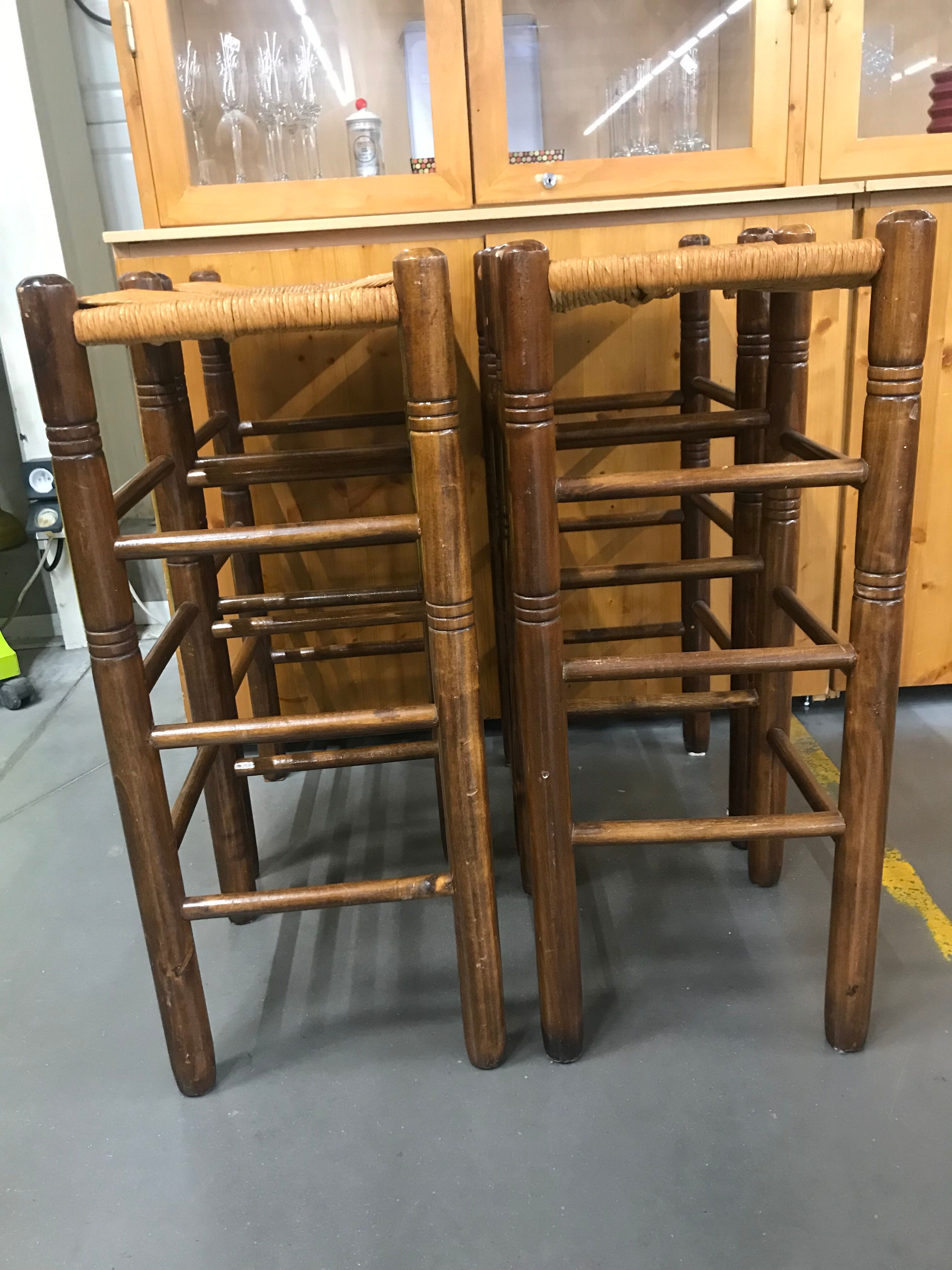 4 wood and mulching bar stools