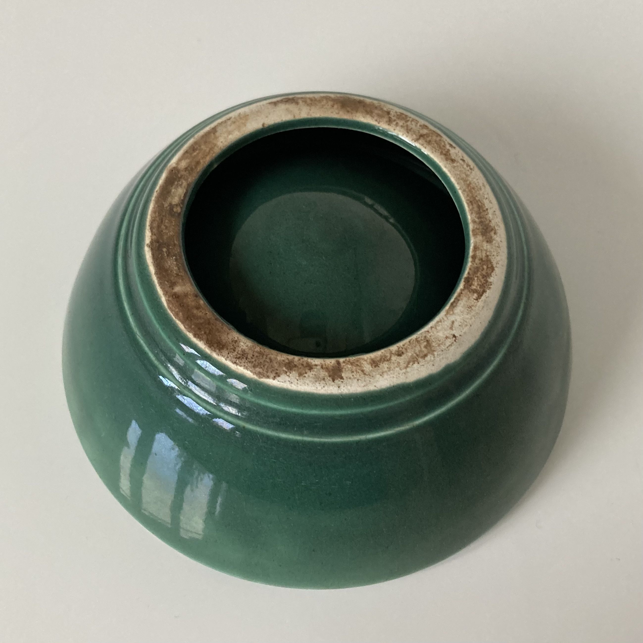 Cendrier de la Compagnie Générale Transatlantique en faïence émaillée vert bouteille