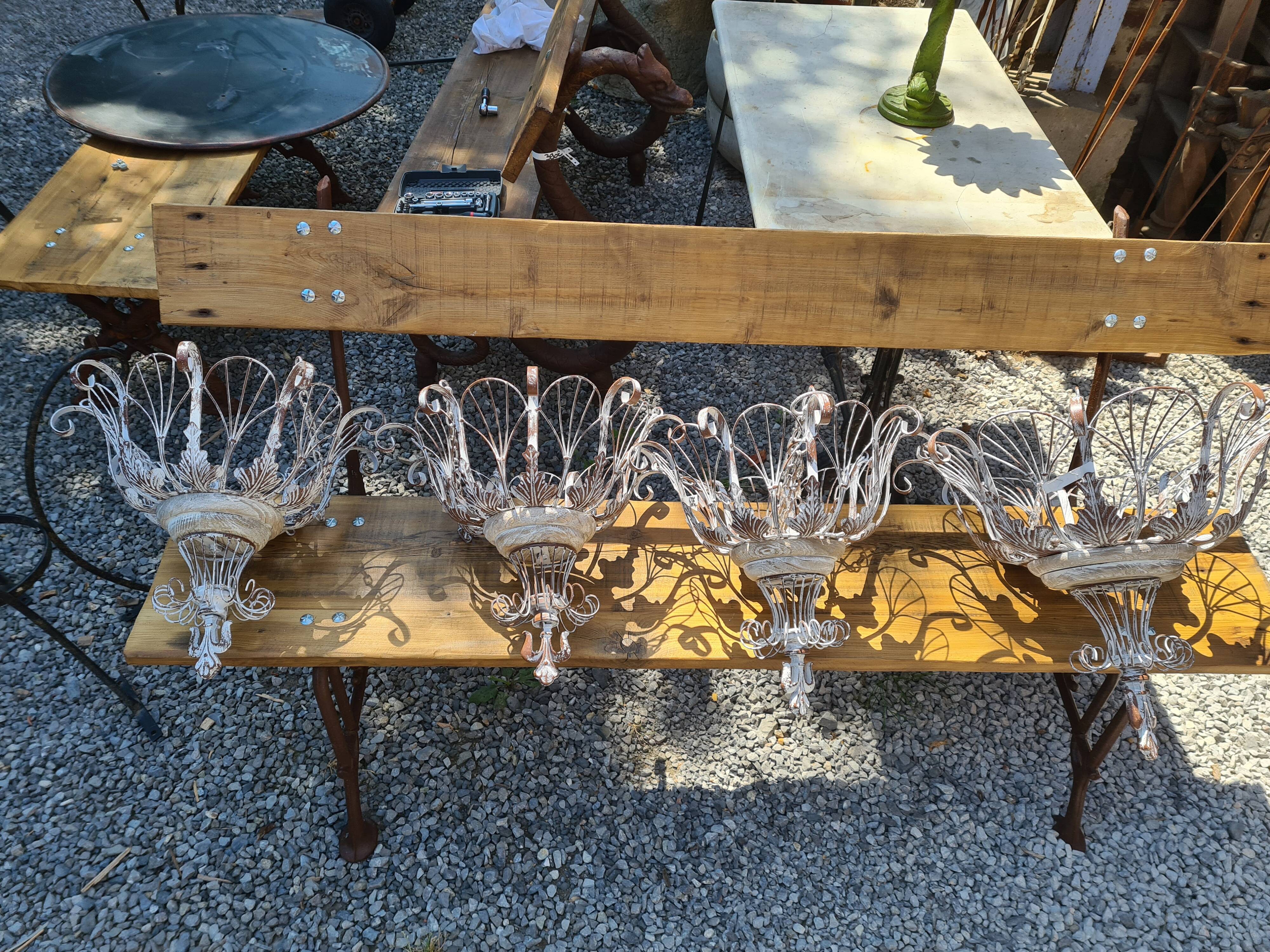 Suspensions for iron flowers