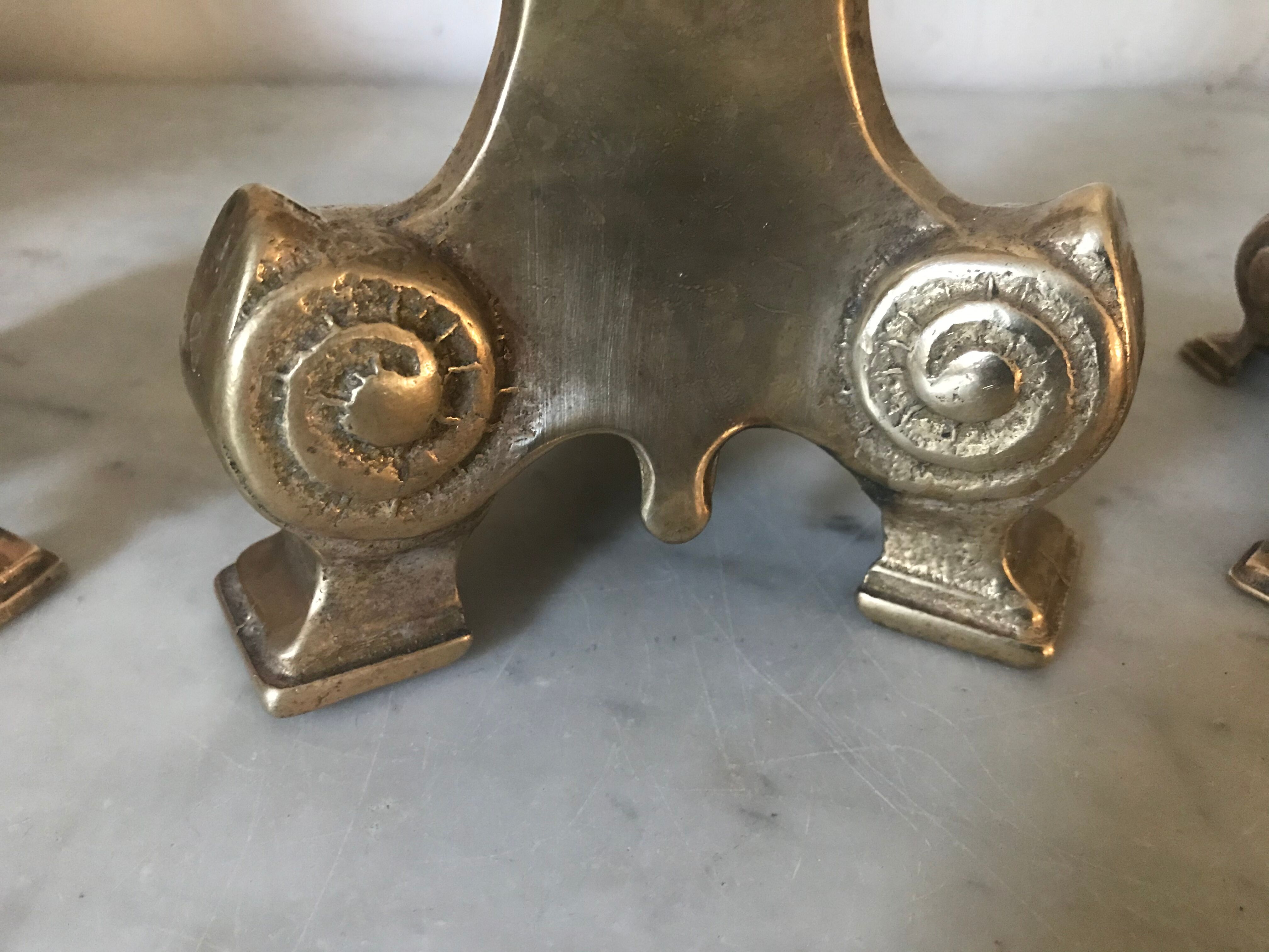 Lot de 3 bougeoirs tripodes en bronze doré