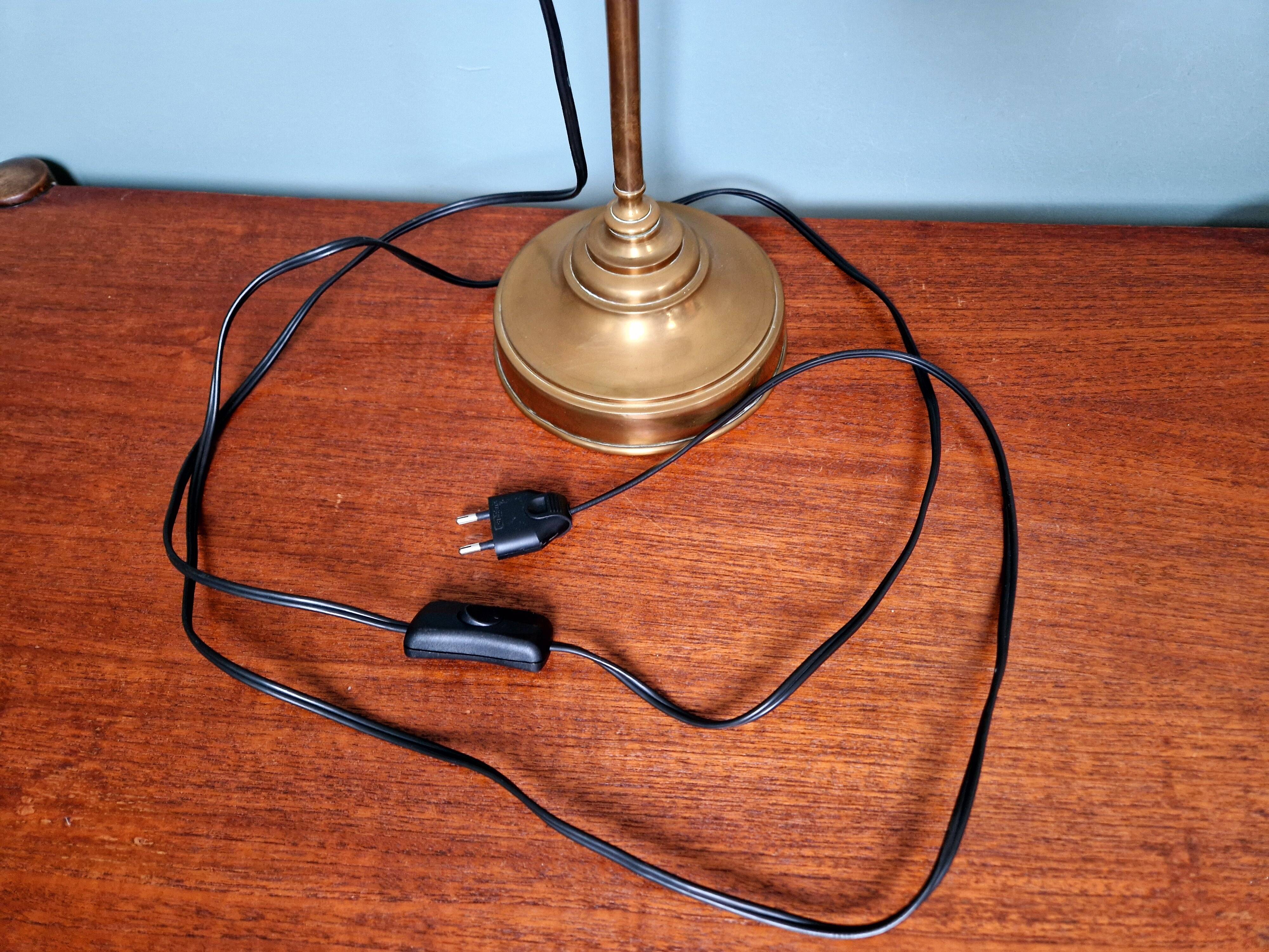 Art Deco brass and glass desk lamp signed "Frères Muller", 1920s