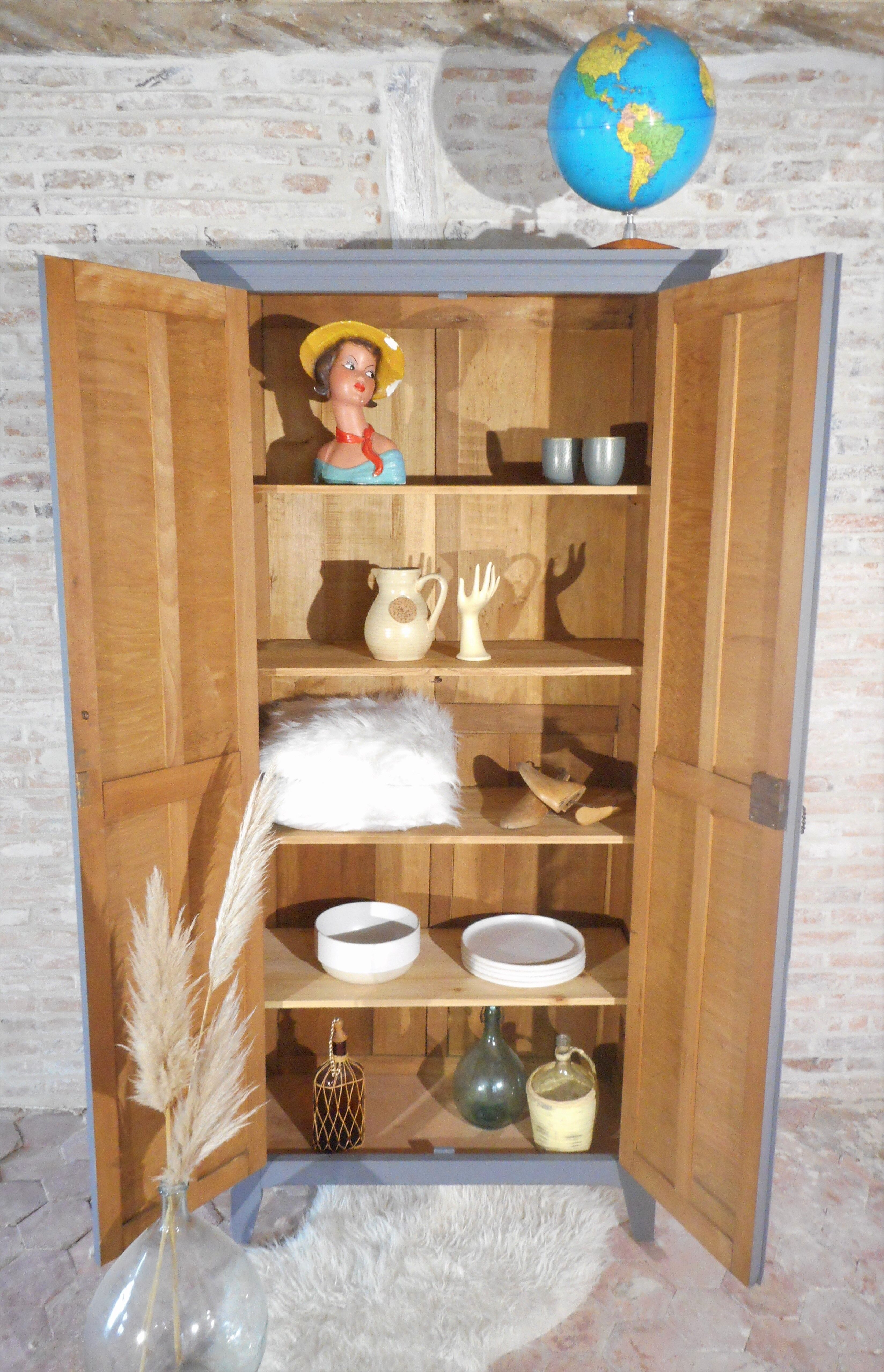 Armoire parisienne