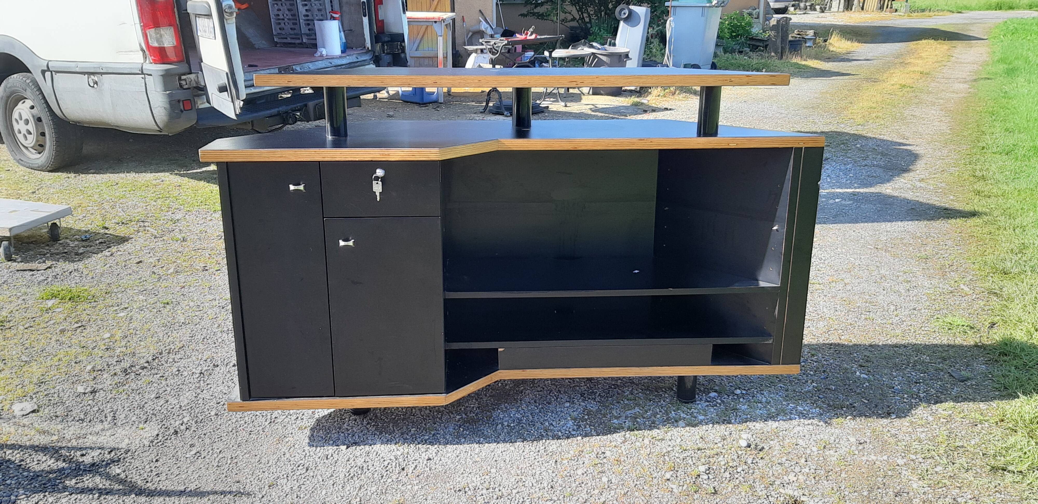 Store checkout counter