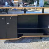 Store checkout counter