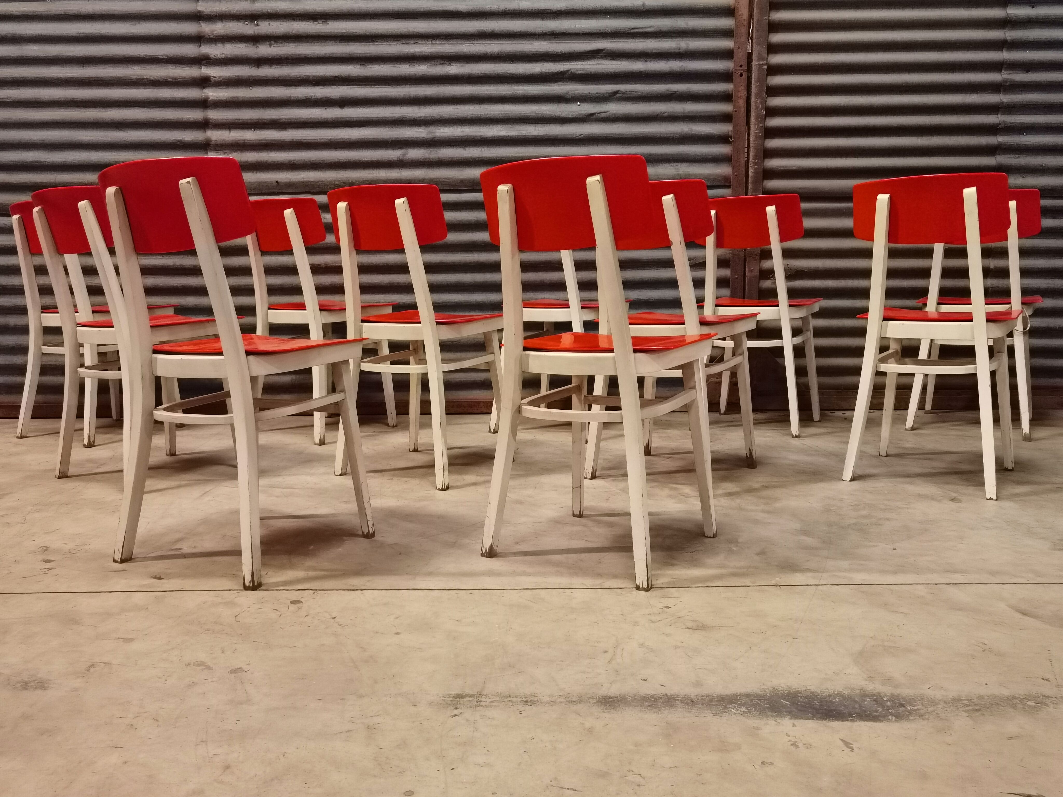 Lot de 11 chaises Ton