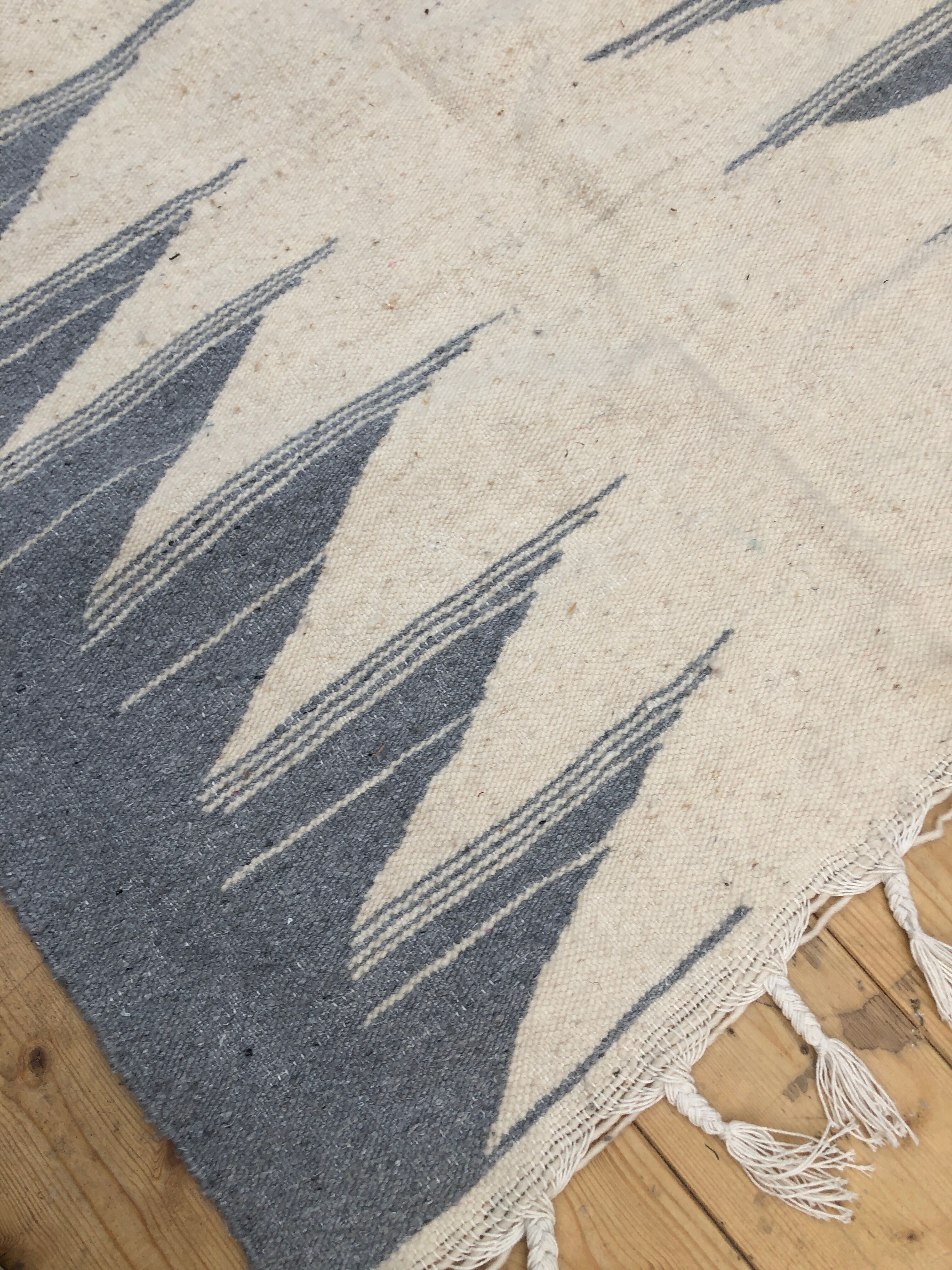 Moroccan Berber carpet Kilim ecru and light grey 1.5x0.97m