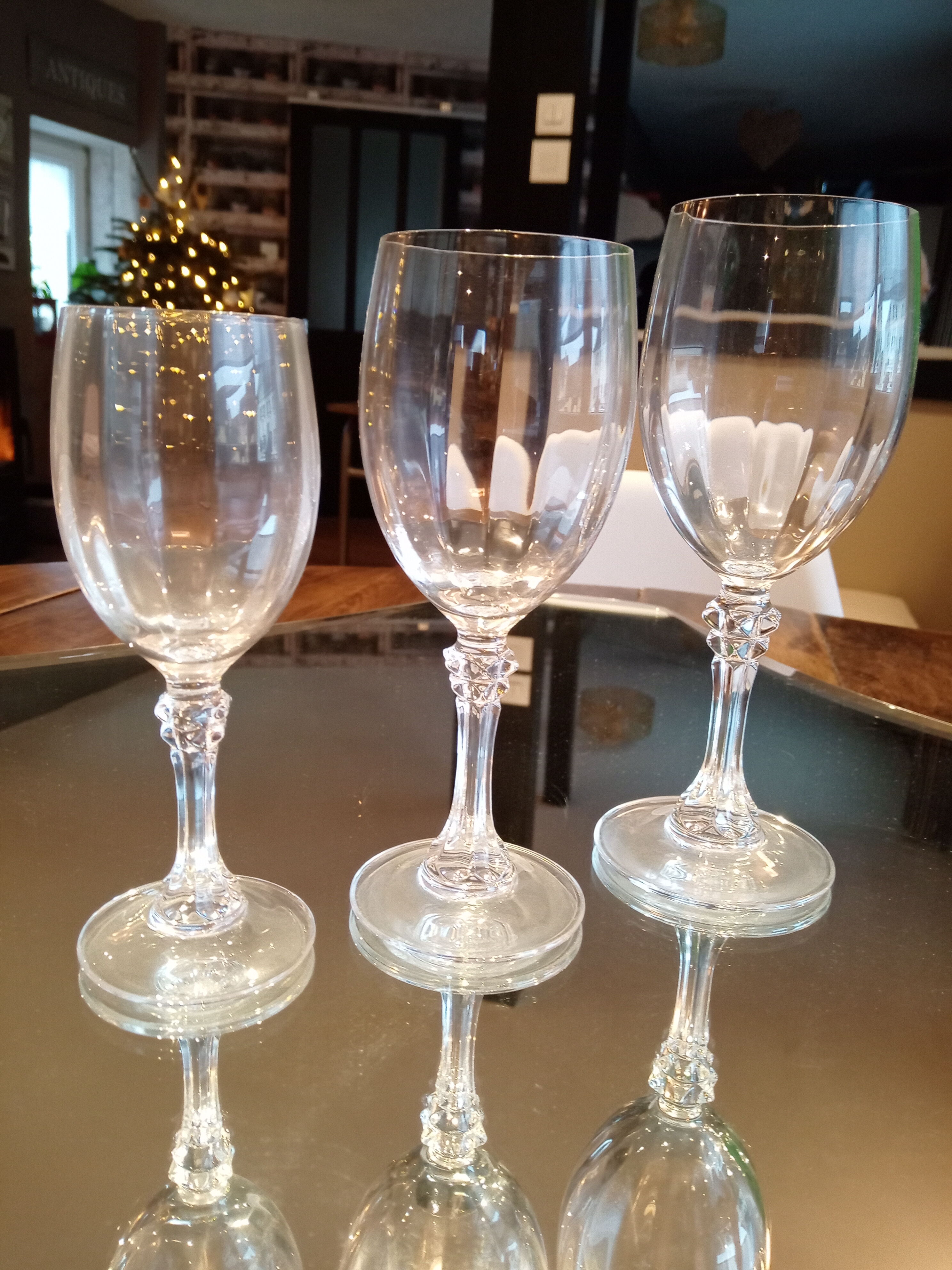 Set of 17 glasses in ancient crystal