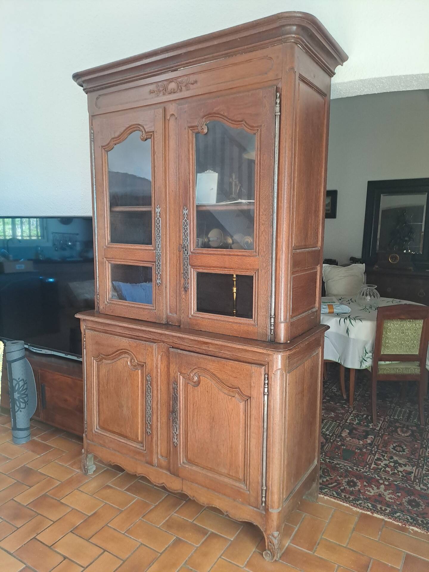 Double-bodied buffet from the Louis XIV period.
