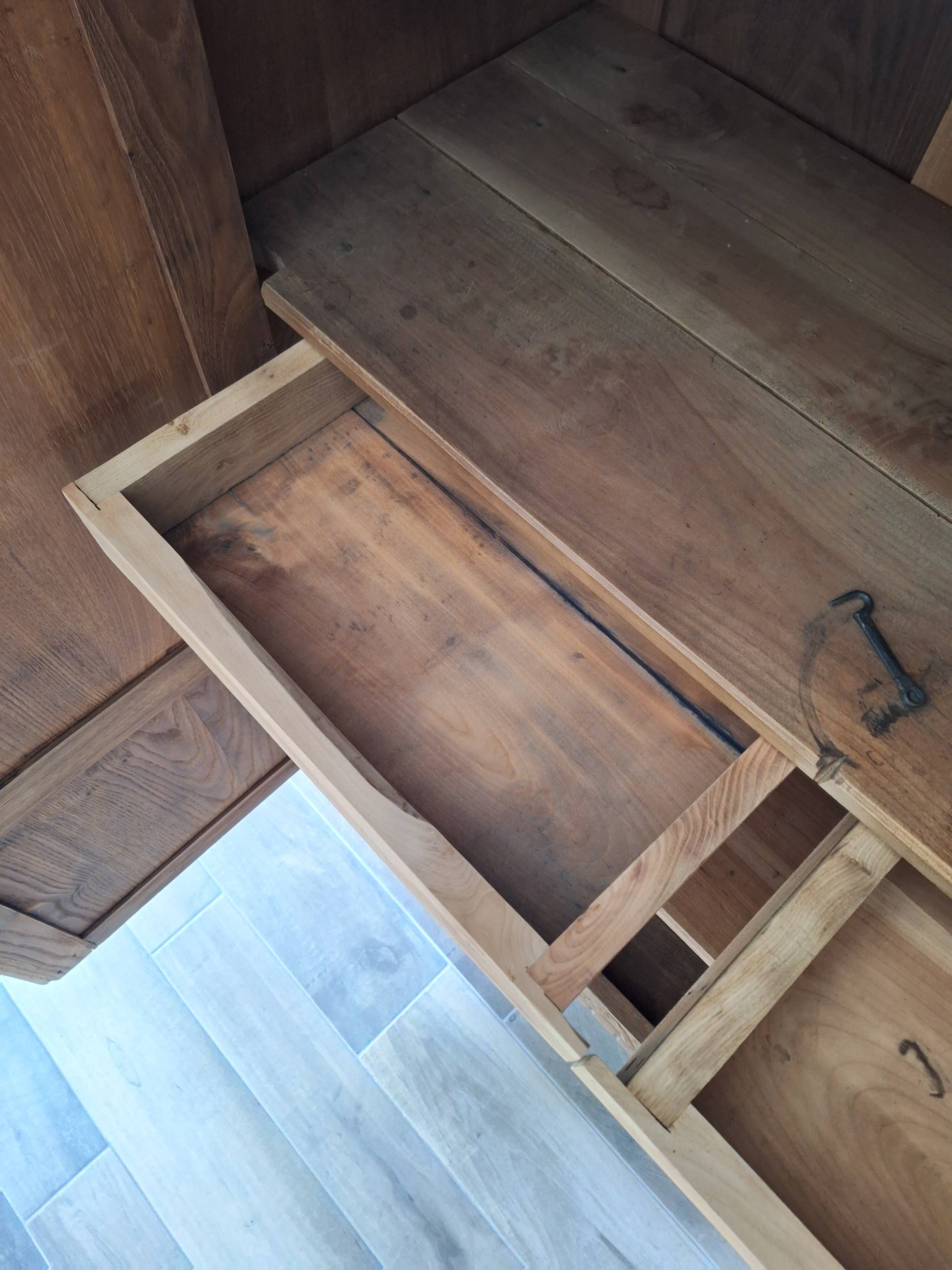 Wardrobe, oak linen cupboard from 1920.