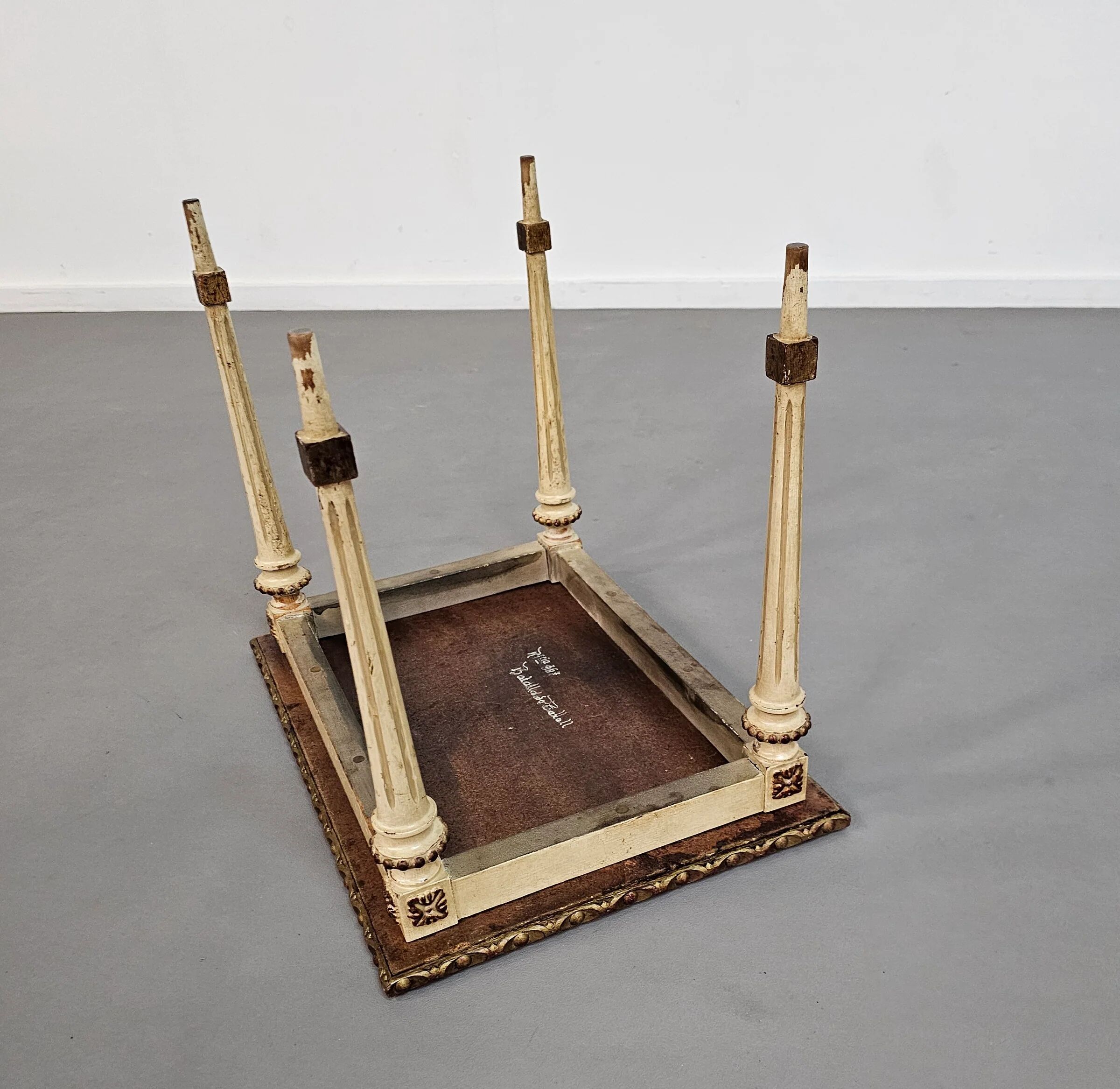 2 x nesting side tables / neo classic / painted gold leaf top / The battle of Texel