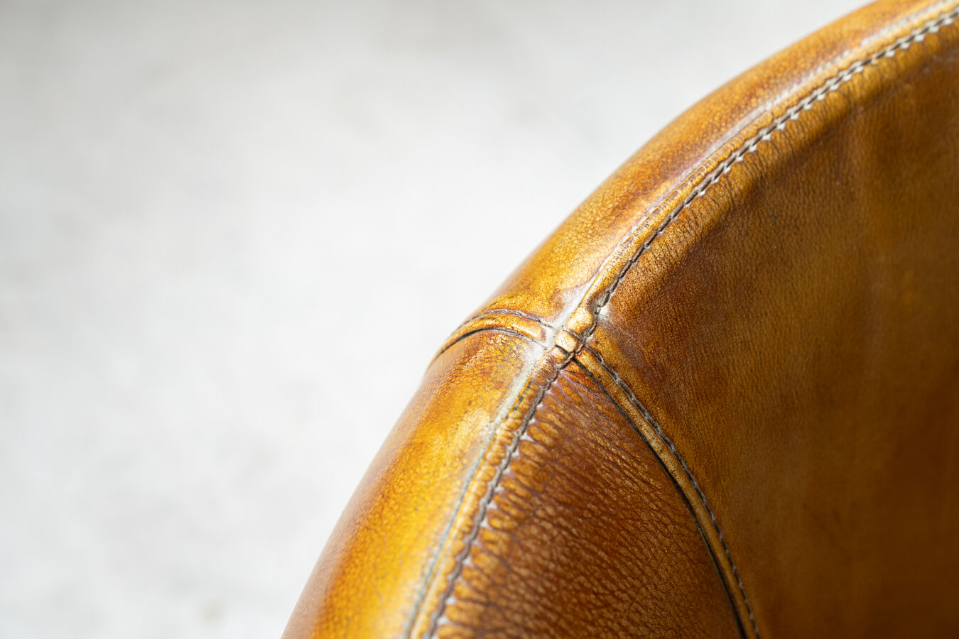 Leather swivel armchairs, early twenty-first century, set of 2