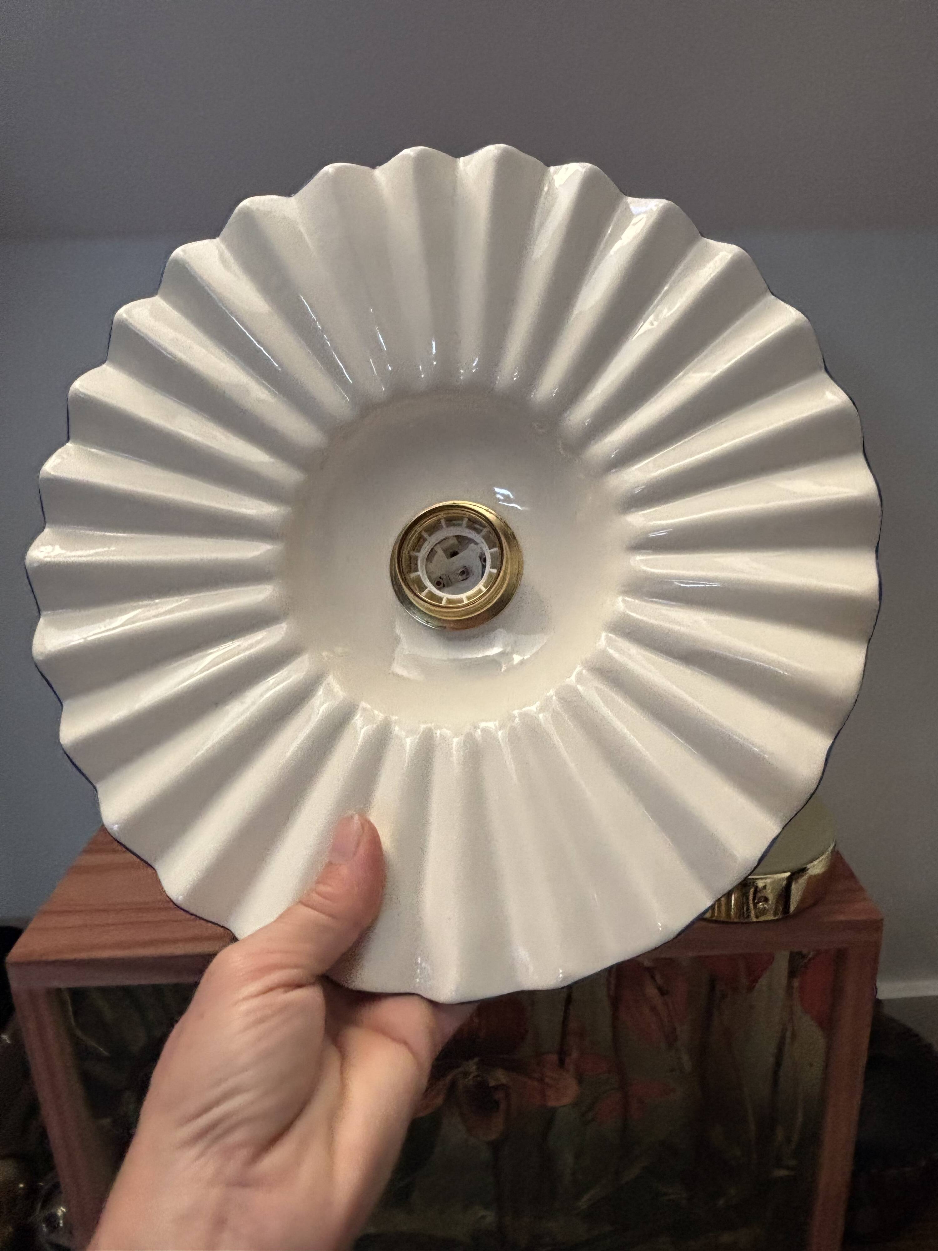 Vintage serrated pendant light