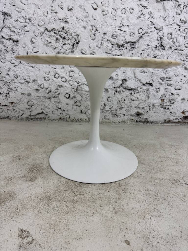 Tulip Gueridon by Saarinen for Knoll