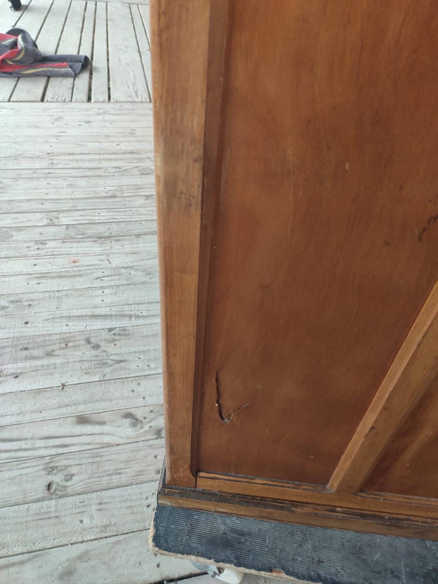 Old counter sliding doors