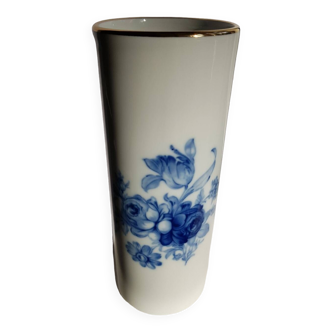Vase en porcelaine blanche de Limoges à décor bleu et bord doré
