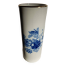Vase en porcelaine blanche de Limoges à décor bleu et bord doré