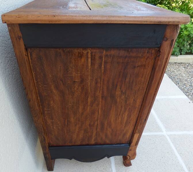 Antique sideboard from the end of the 19th century, 2 doors, 2 drawers, shelf in its patina