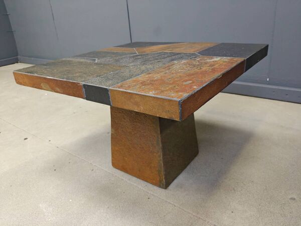 Table basse brutaliste en ardoise, années 1980