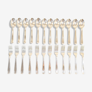12 grands couverts fourchettes cuilleres Boulenger en metal argenté modele suzy