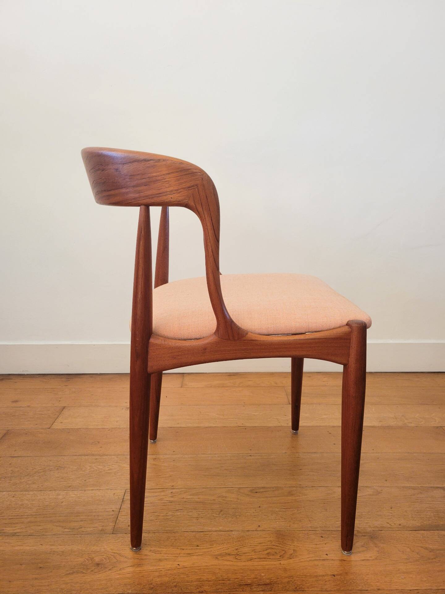 Vintage dining chairs No 16 by Johannes Andersen for Uldum
