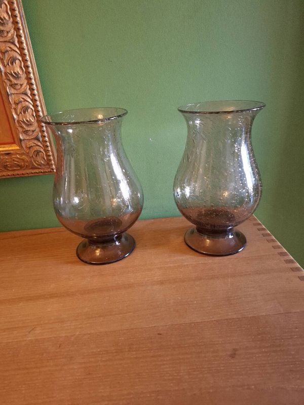 Deux vases photophore en verre soufflé