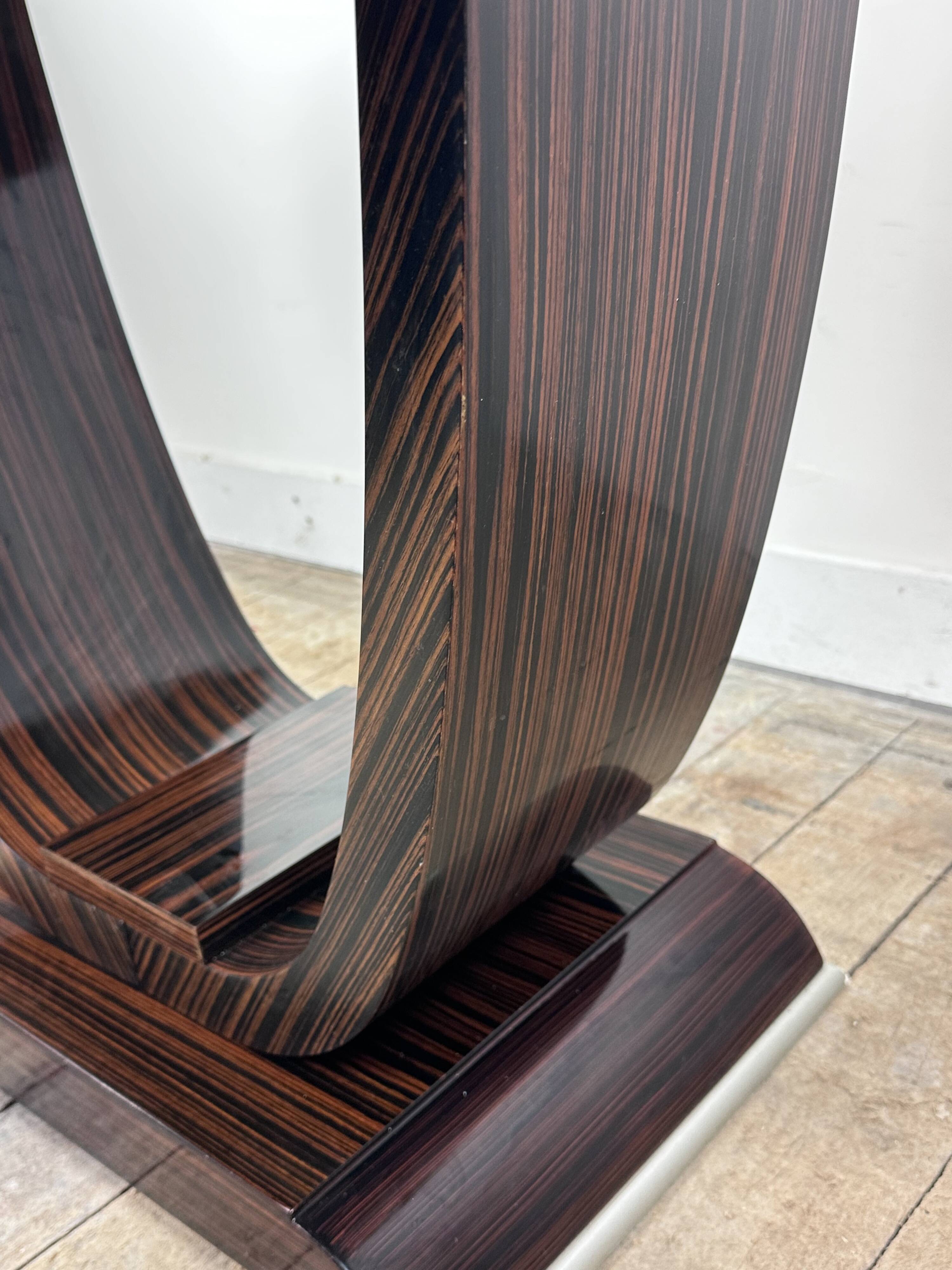 Art Deco period side table in Macassar ebony, 1930