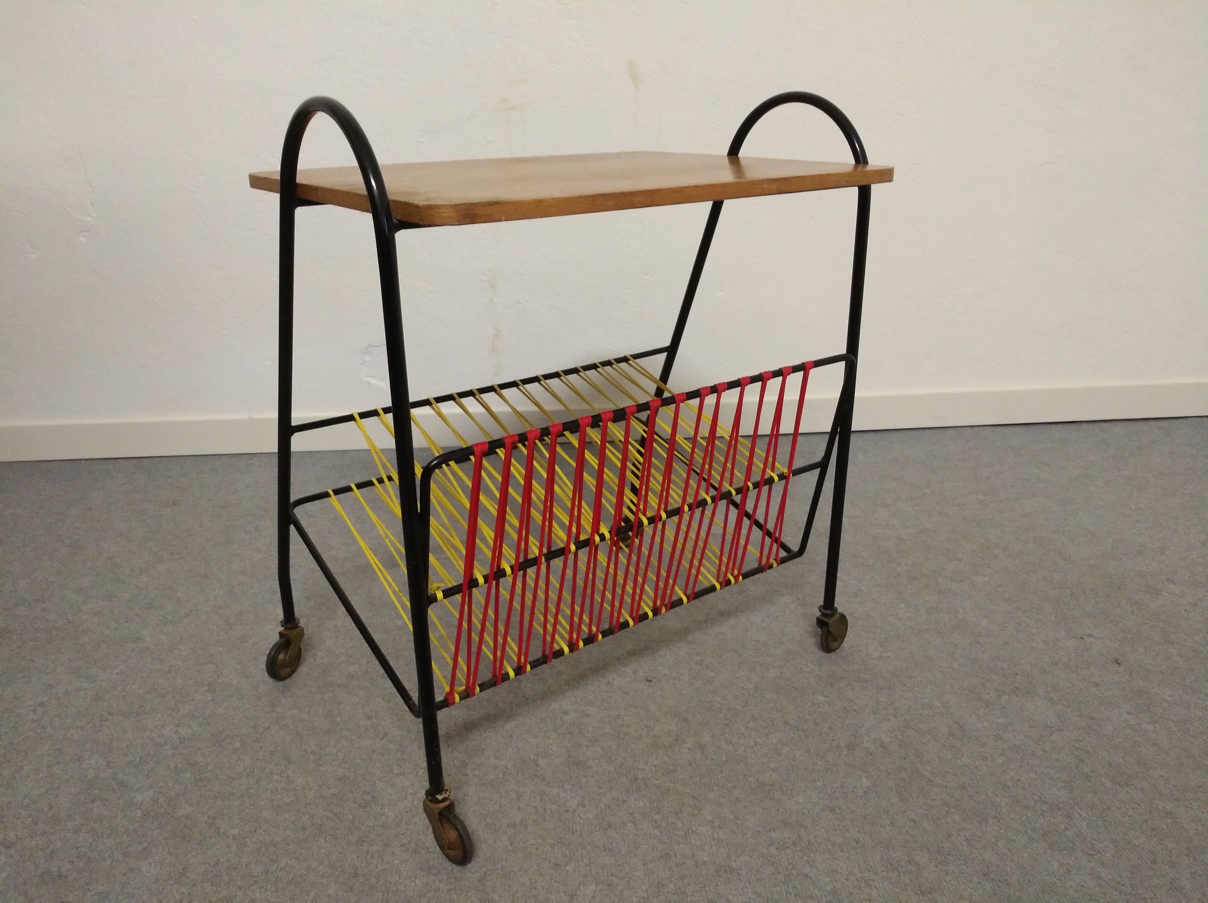 Scoubidou table of the 50s/60s