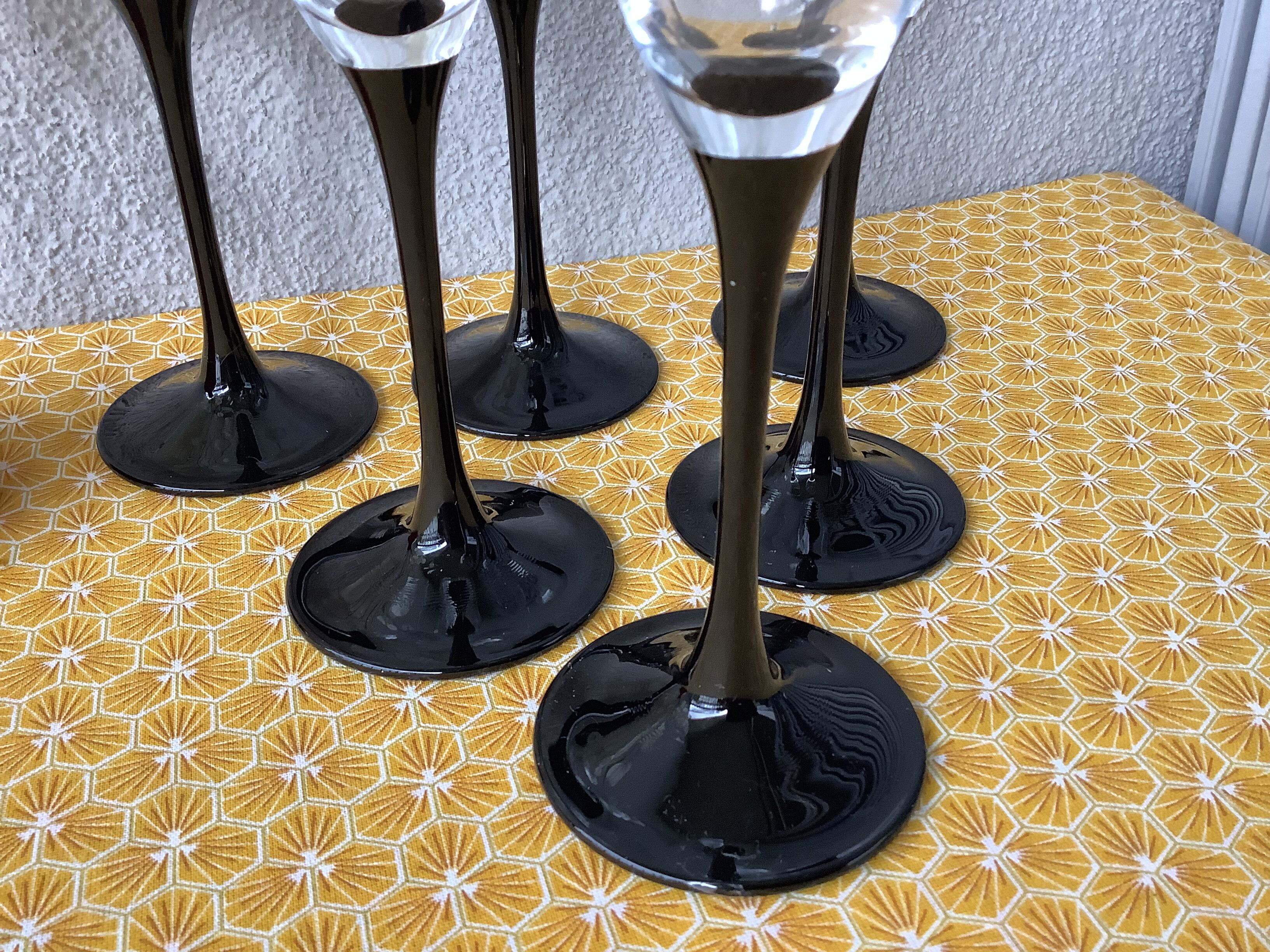 6 champagne flutes Luminarc pied noir