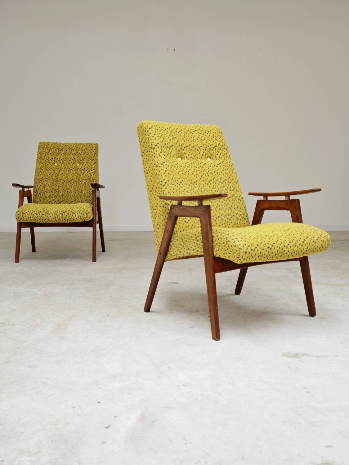 Pair of Yellow armchairs by Jaroslav Smidek for Ton (Thonet) Expo 58