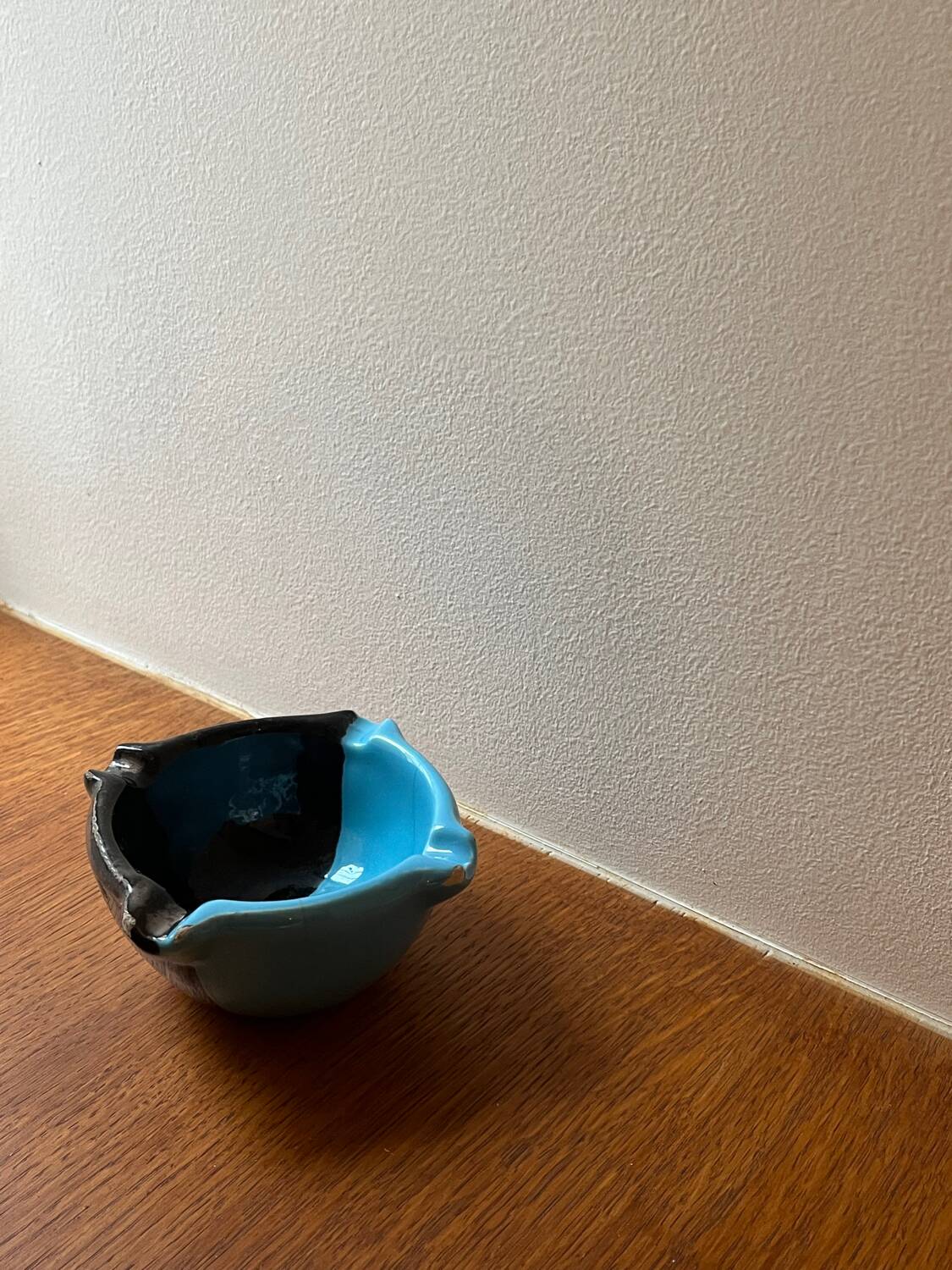 Cendrier bicolore en céramique