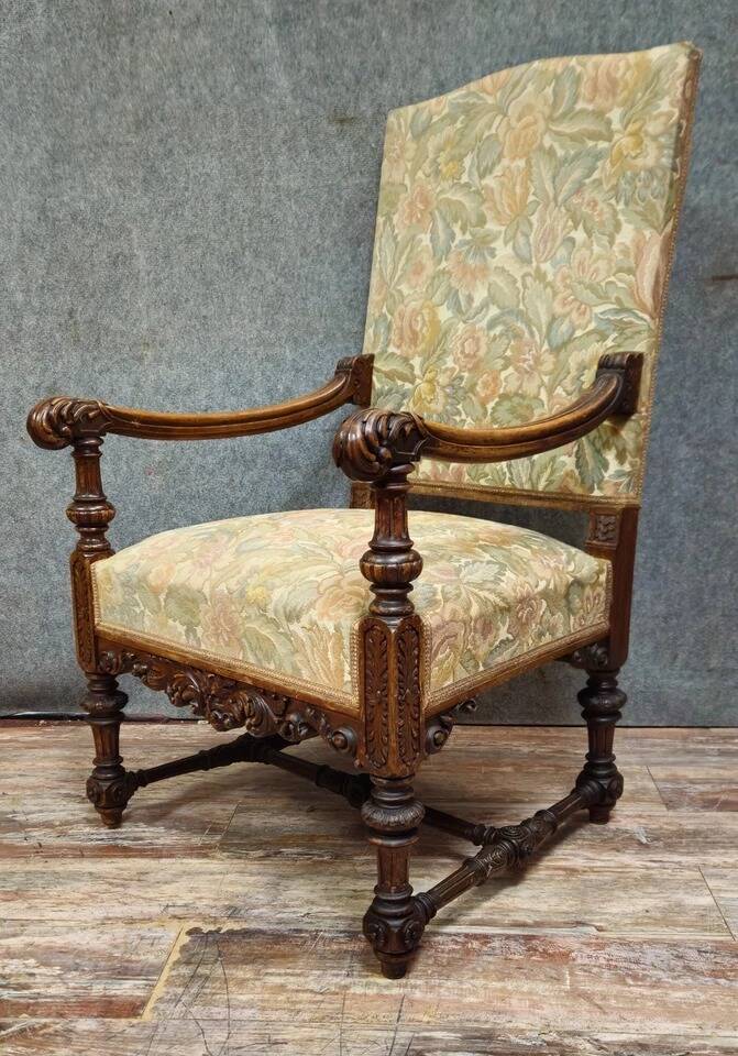 Antique walnut armchair – Renaissance / Henry II style – H 111 cm
